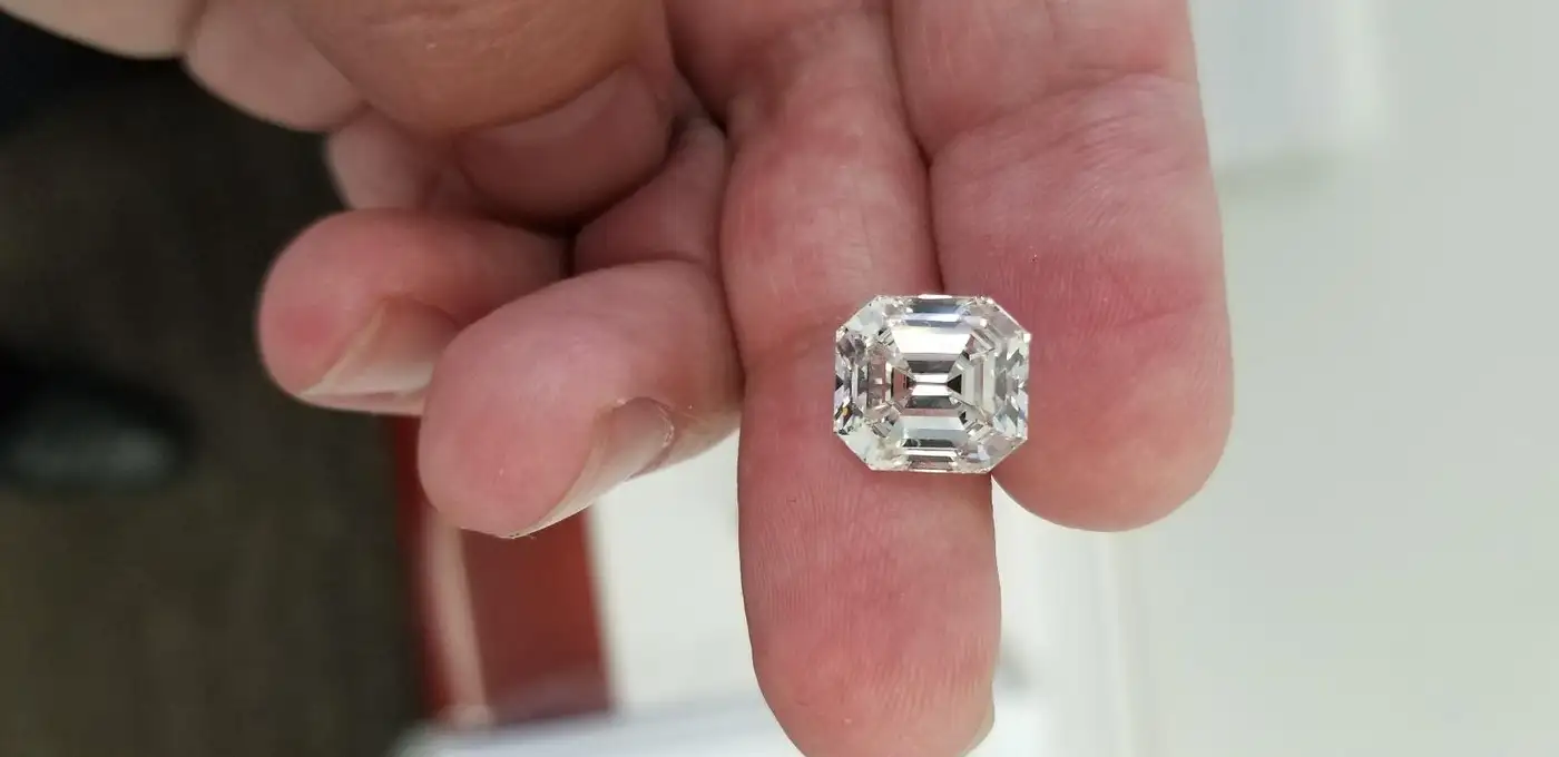 INTERNALLY-FLAWLESS-Carat-GIA-Certified-8.16-Square-Emerald-Cut-Diamond-6.webp