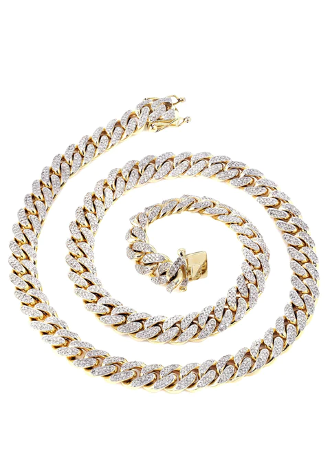Iced-Out-Diamond-Miami-Cuban-Link-Chain_4.webp
