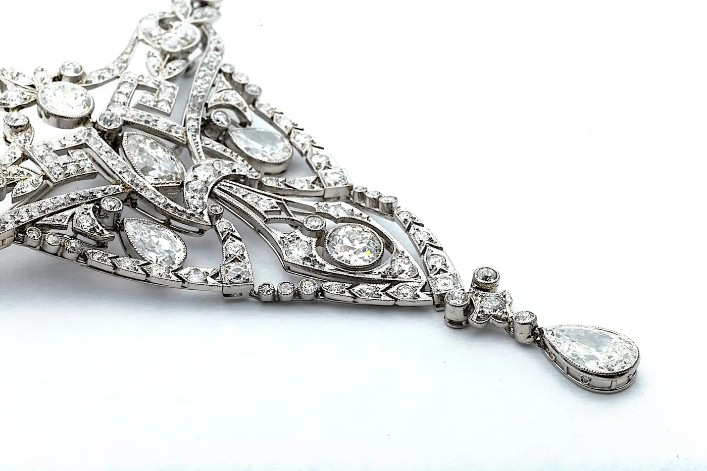 Important-Faberge-Imperial-Russian-Presentation-Gift-to-a-Member-of-the-Imperial-3.webp