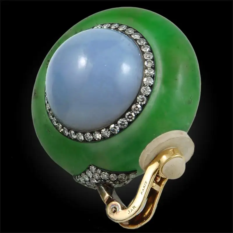 JAR-Chrysophrase-Chalcedony-Earclips-2.webp