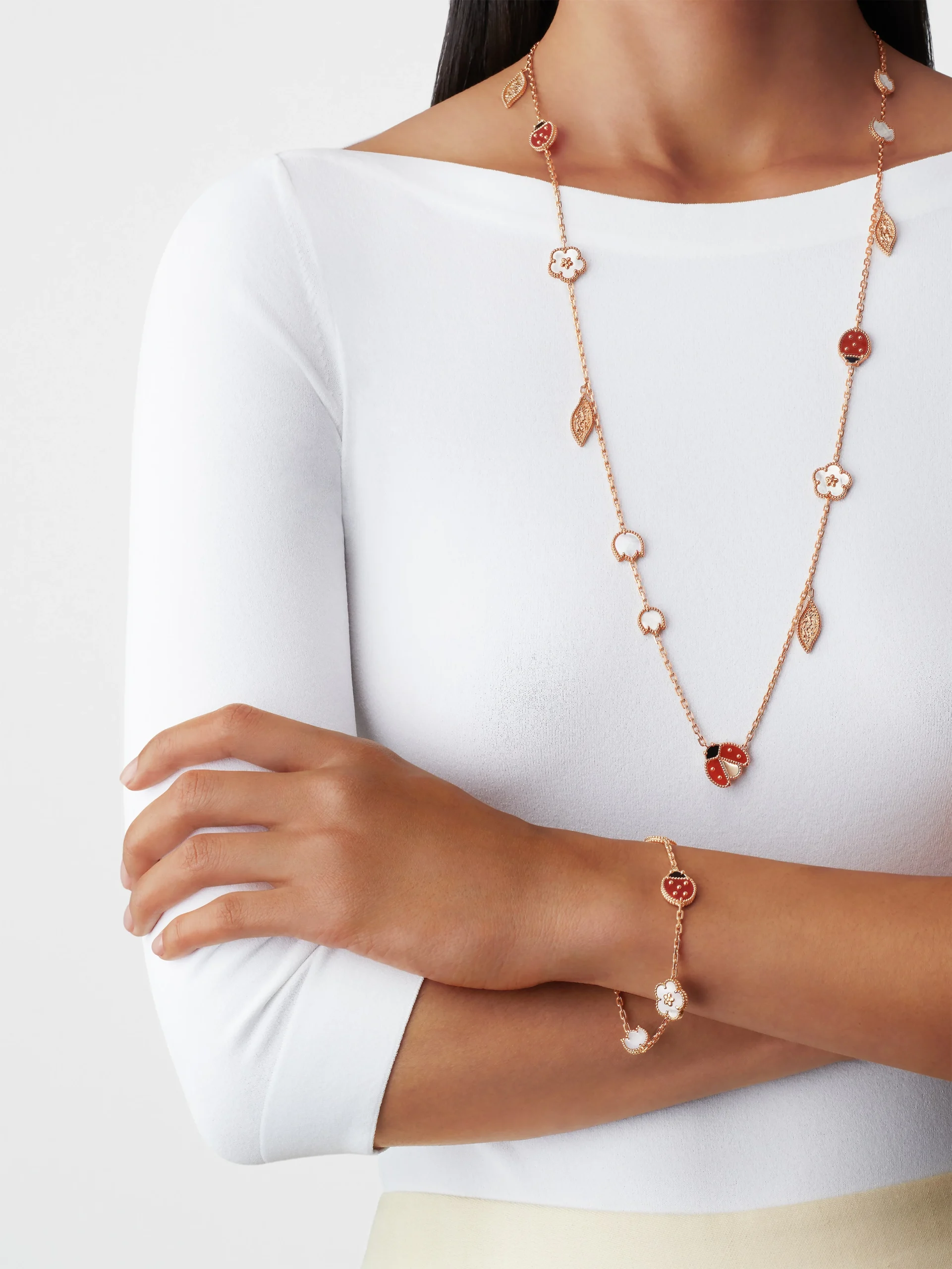Lucky-Spring-long-necklace-15-motifs-2-scaled-1.webp