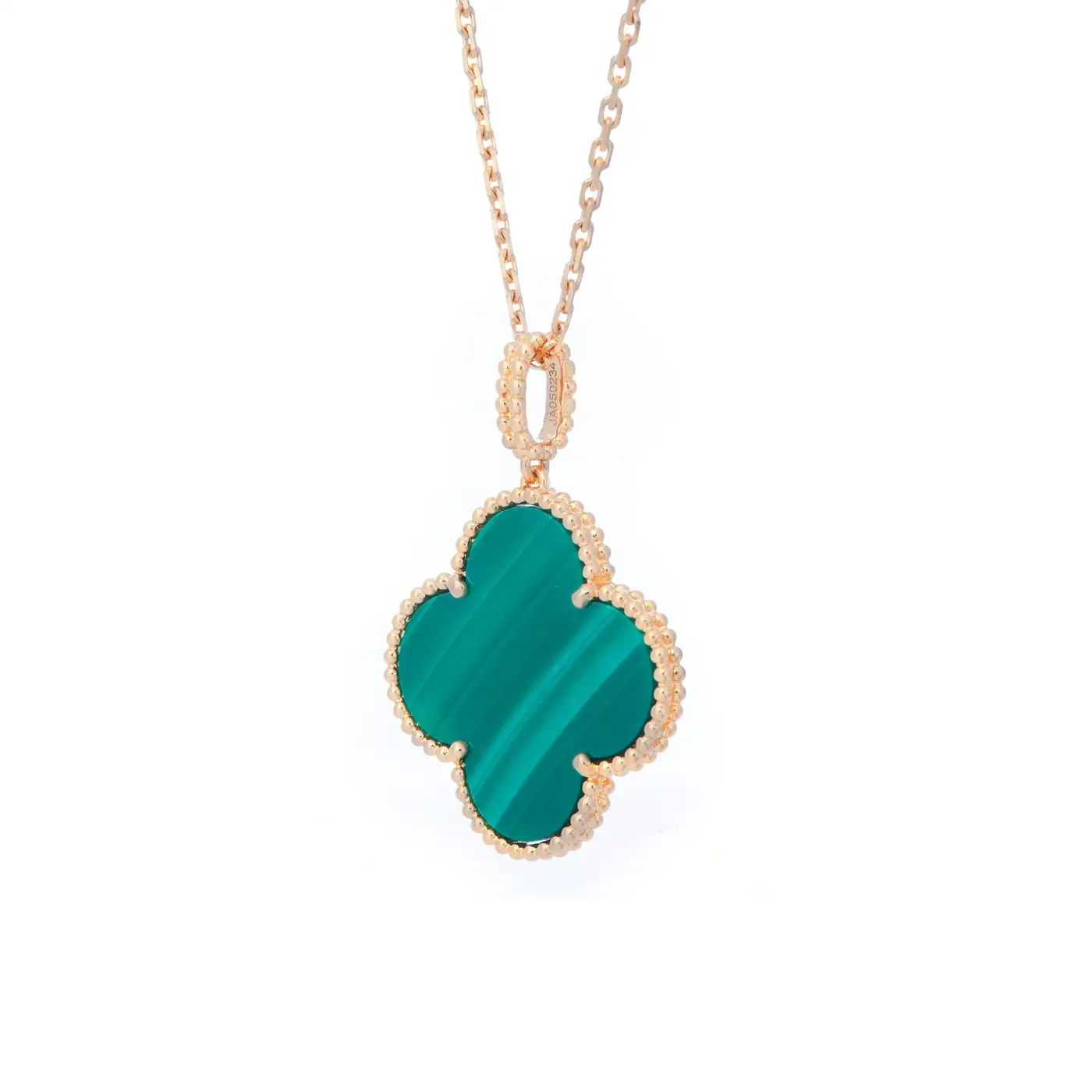 Magic-Alhambra-Yellow-Gold-and-Malachite-Pendant-7.webp