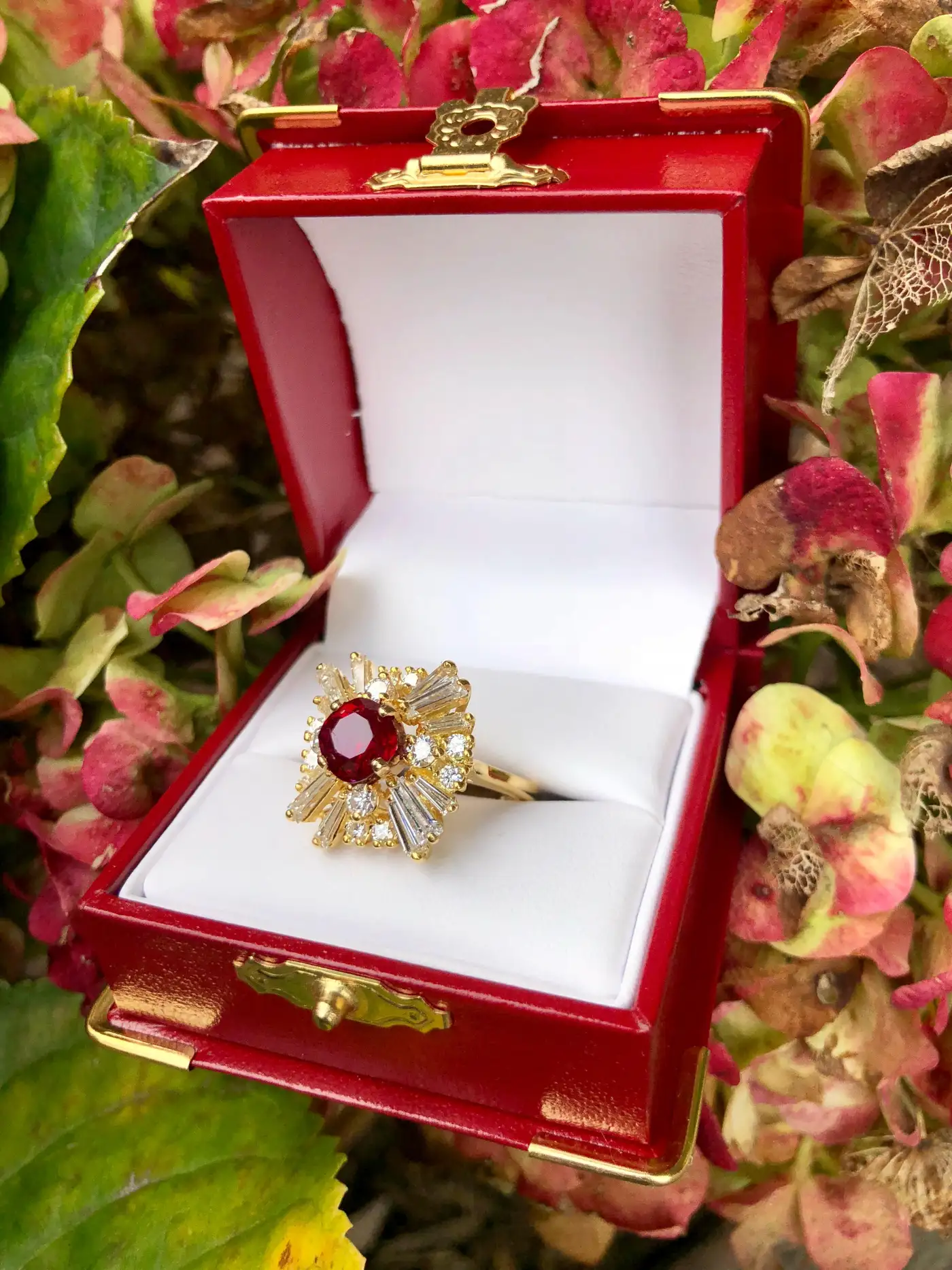 Natural-Ruby-and-Diamond-6.10-Carat-18K-Yellow-Gold-Ballerina-Ring-GIA-Certified-15.webp