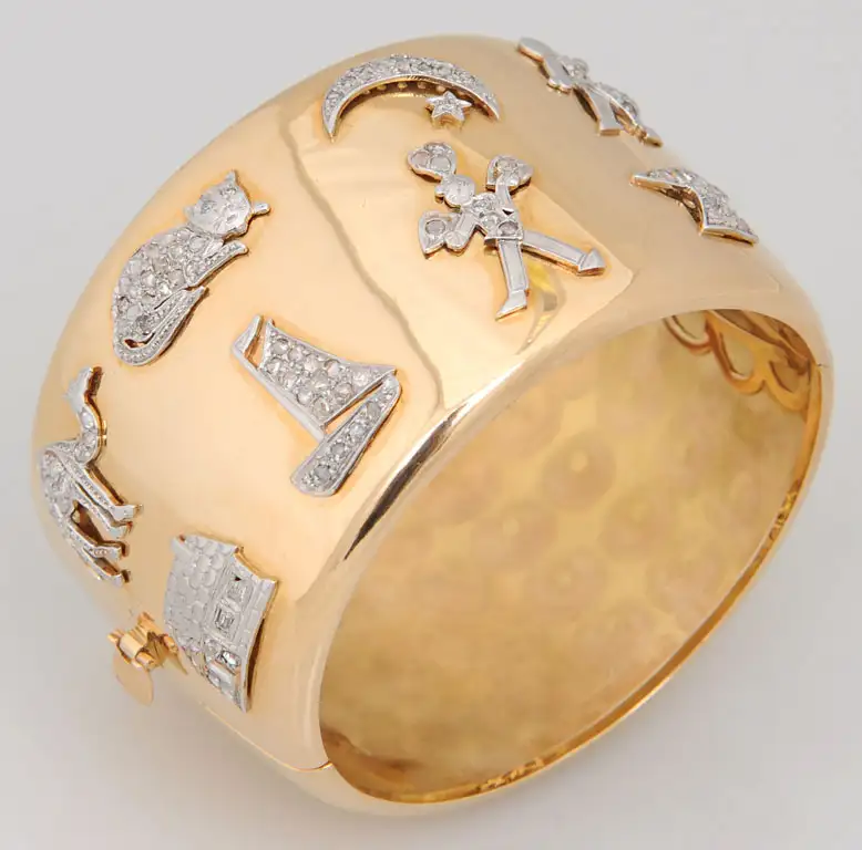 Retro-Art-Deco-Diamond-Platinum-Charms-Gold-Bangle-2.webp