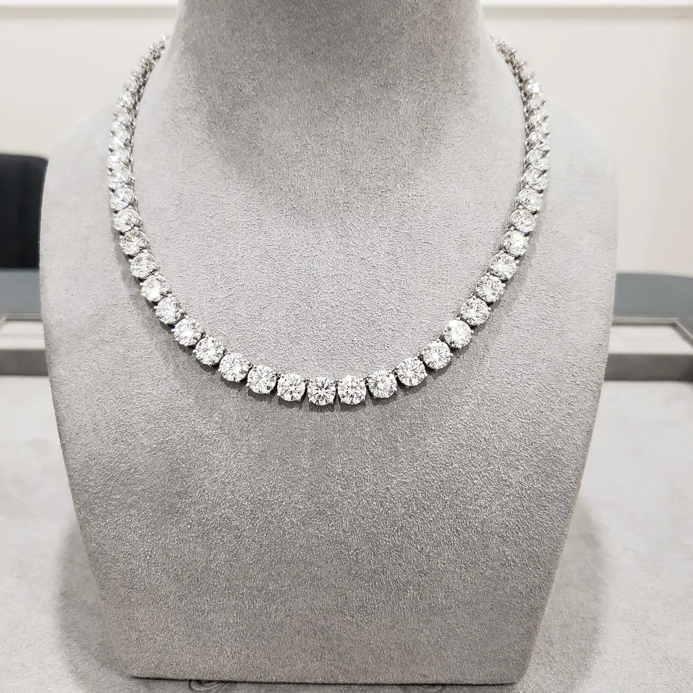 Roman-Malakov-All-GIA-Certified-60.61-Carat-Round-Diamond-Tennis-Necklace-4.webp