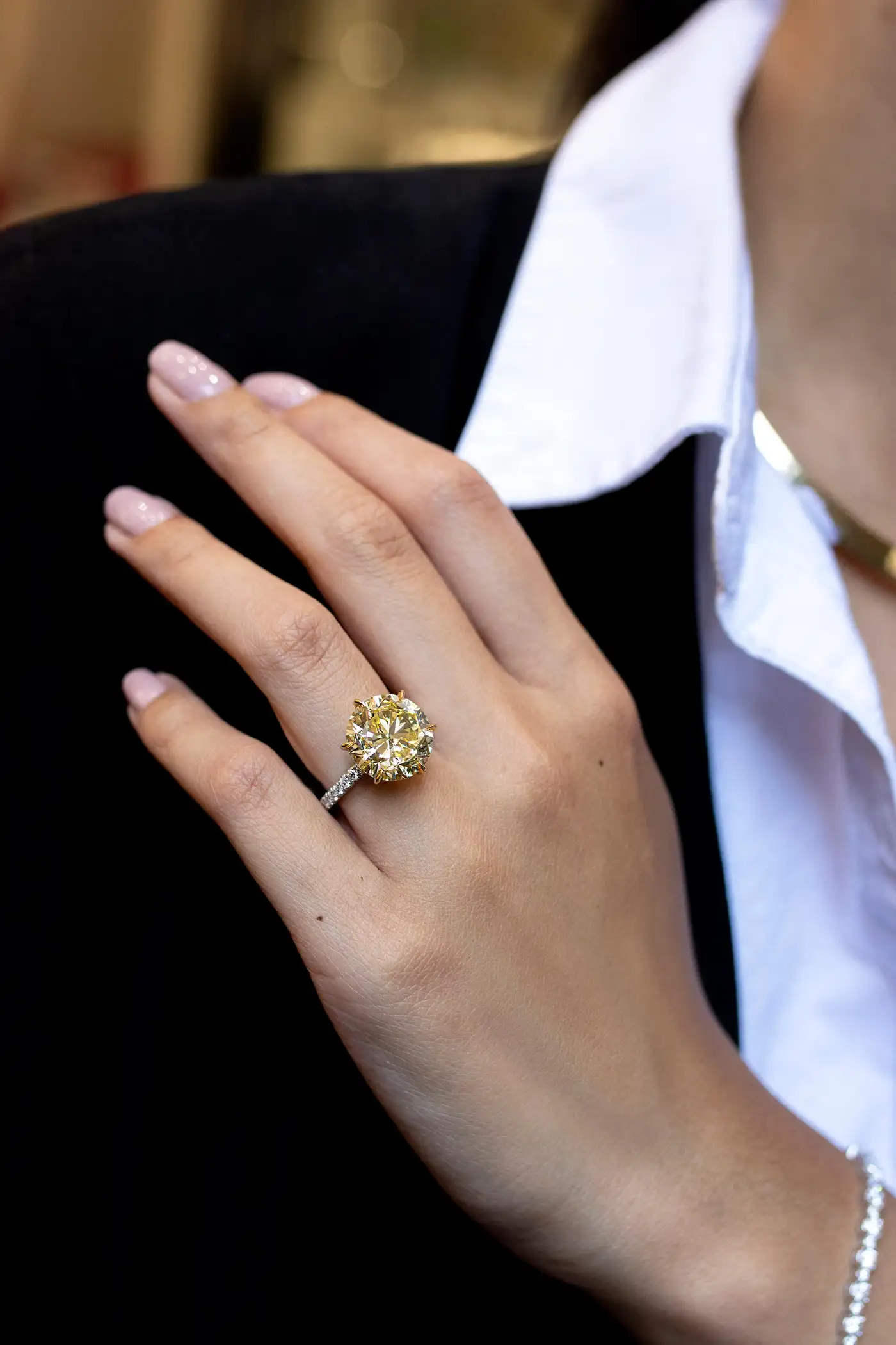 Roman-Malakov-GIA-Certified-Fancy-Intense-Yellow-Diamond-Engagement-Ring-4.webp