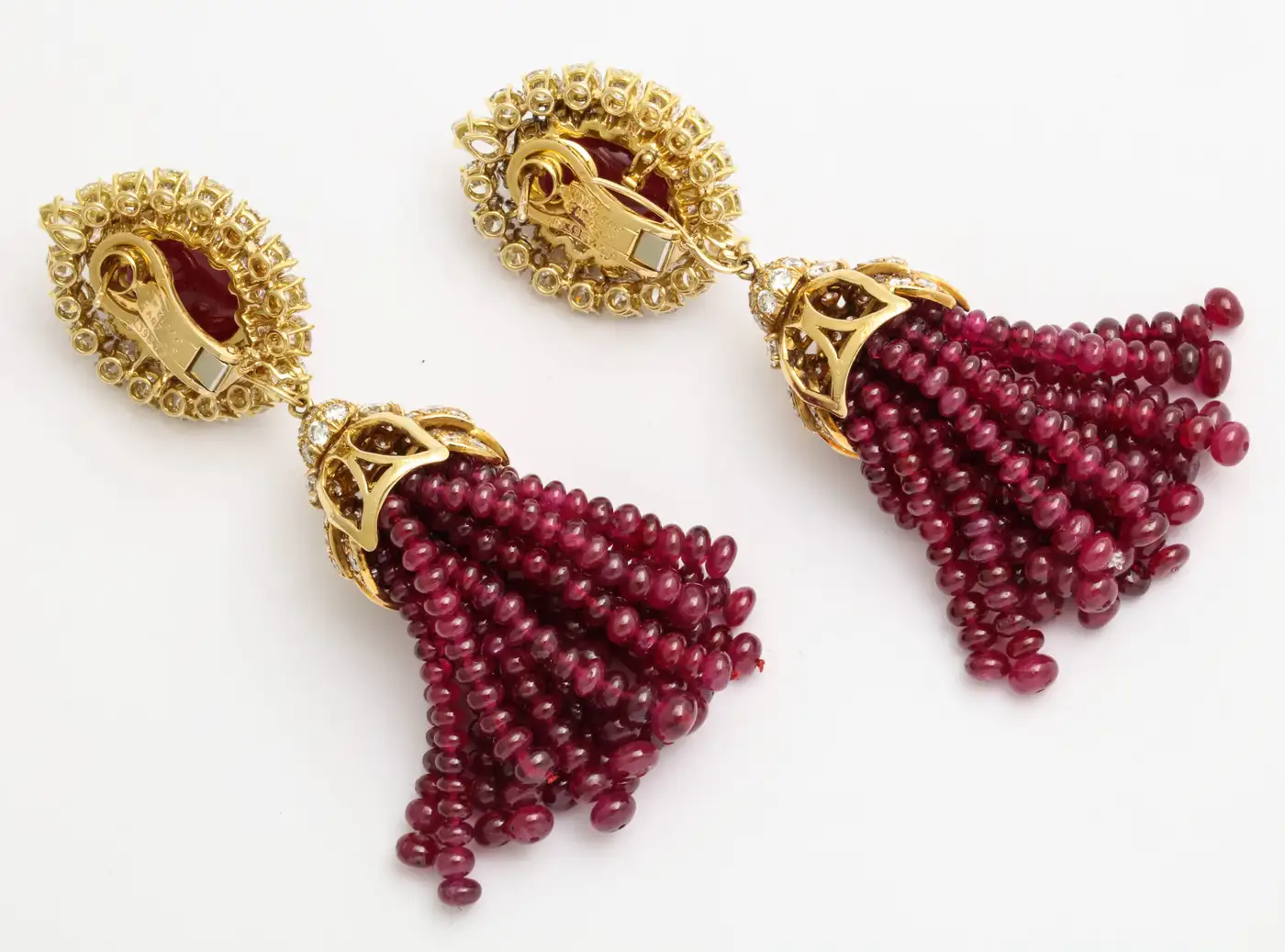 Ruby-Diamond-Day-and-Night-Tassel-Earrings-Magnificent-Van-Cleef-Arpels-2.webp