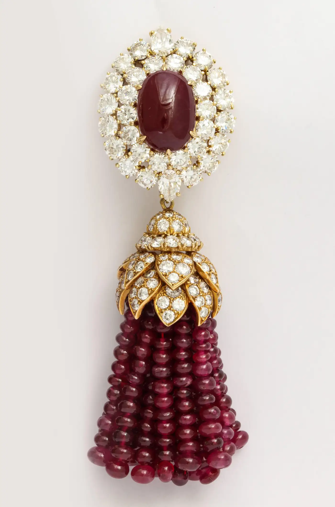 Ruby-Diamond-Day-and-Night-Tassel-Earrings-Magnificent-Van-Cleef-Arpels-5.webp
