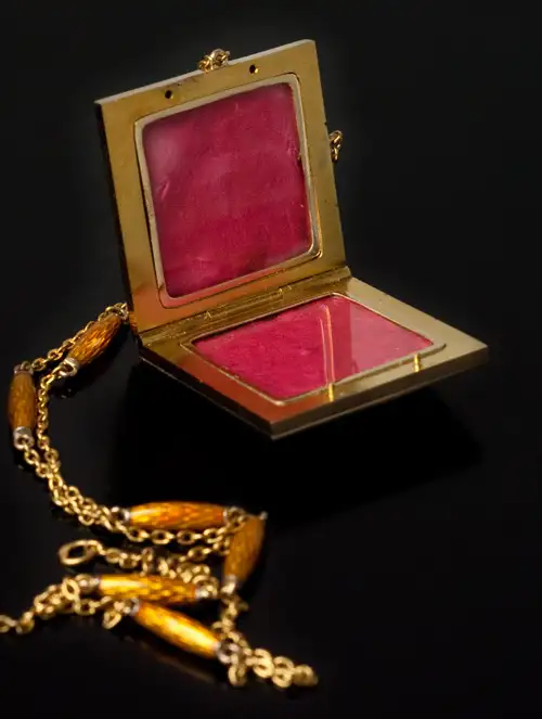 Russian-Locket-Necklace-For-Sale-5.webp