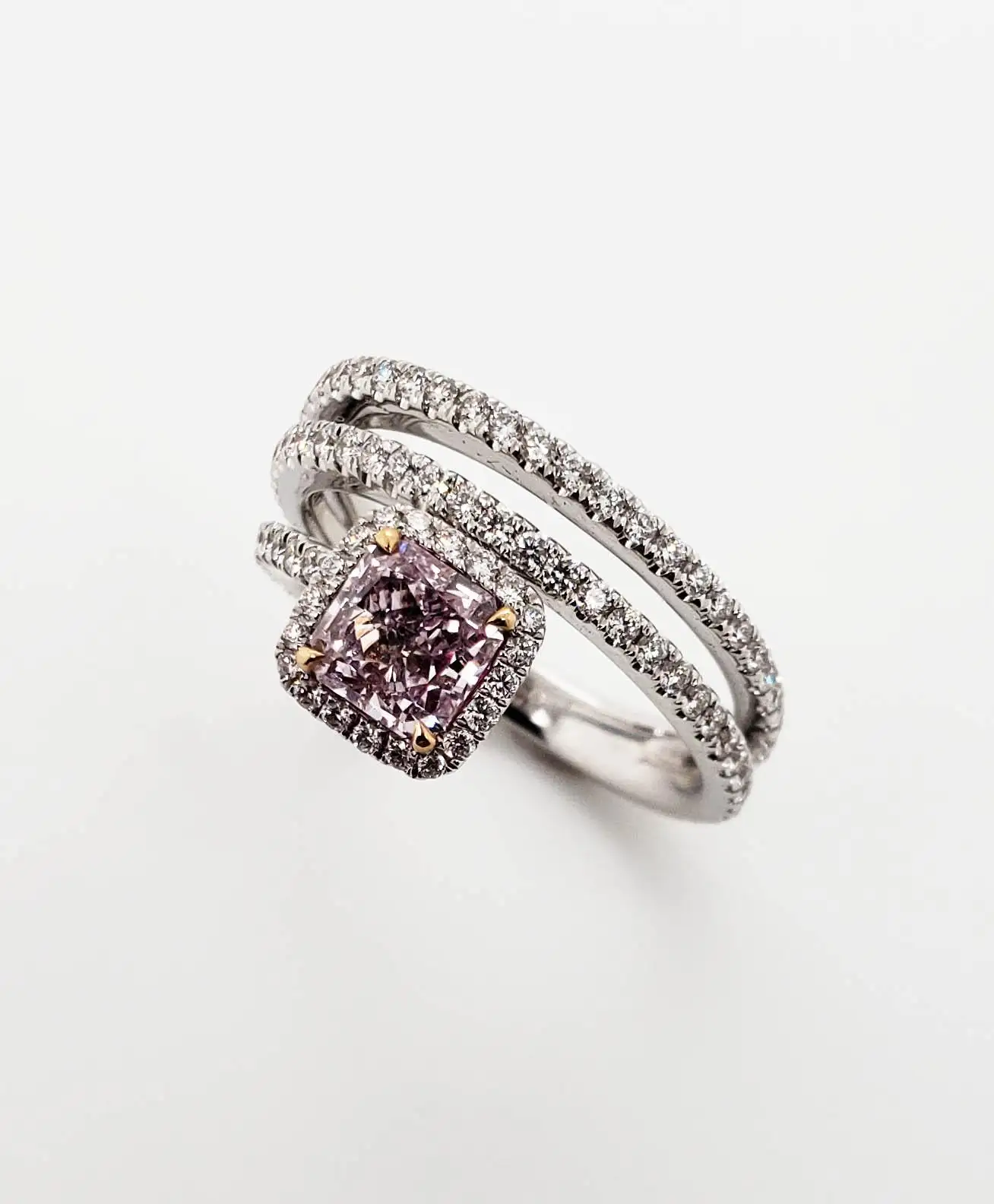 Scarselli-Fancy-Purple-Pink-1.00-carat-Radiant-Cut-Diamond-Engagement-Ring-5.webp