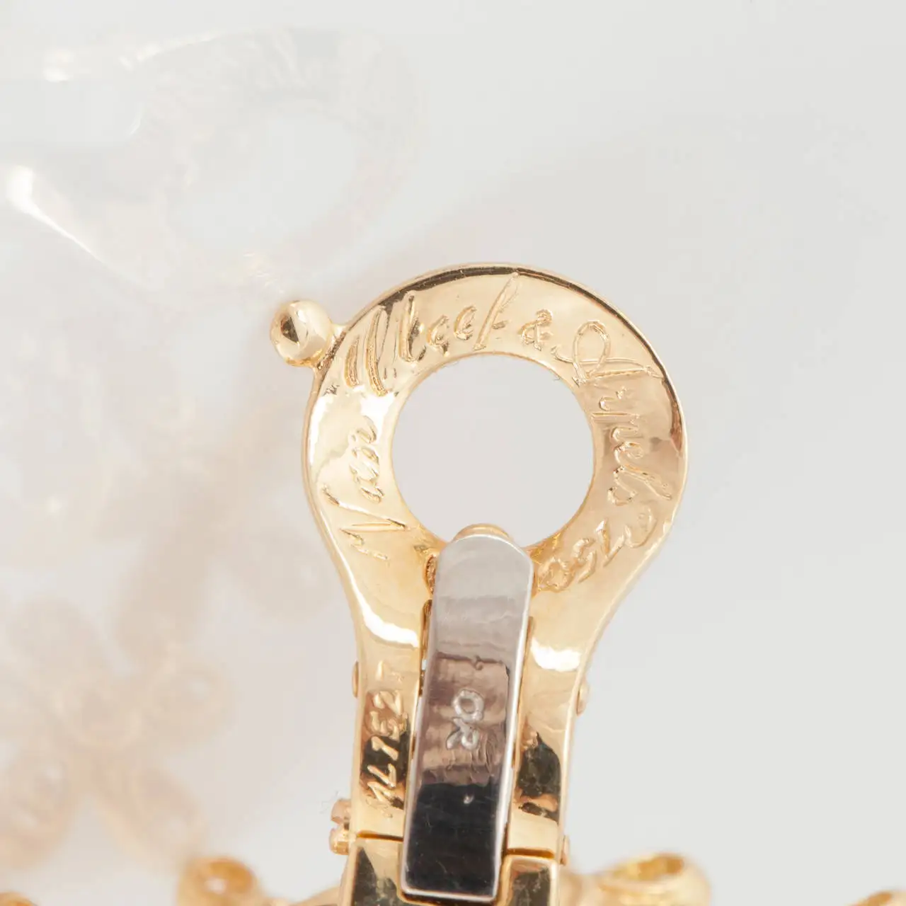 Socrate-Diamond-Earrings-in-18K-Yellow-Gold-3.webp