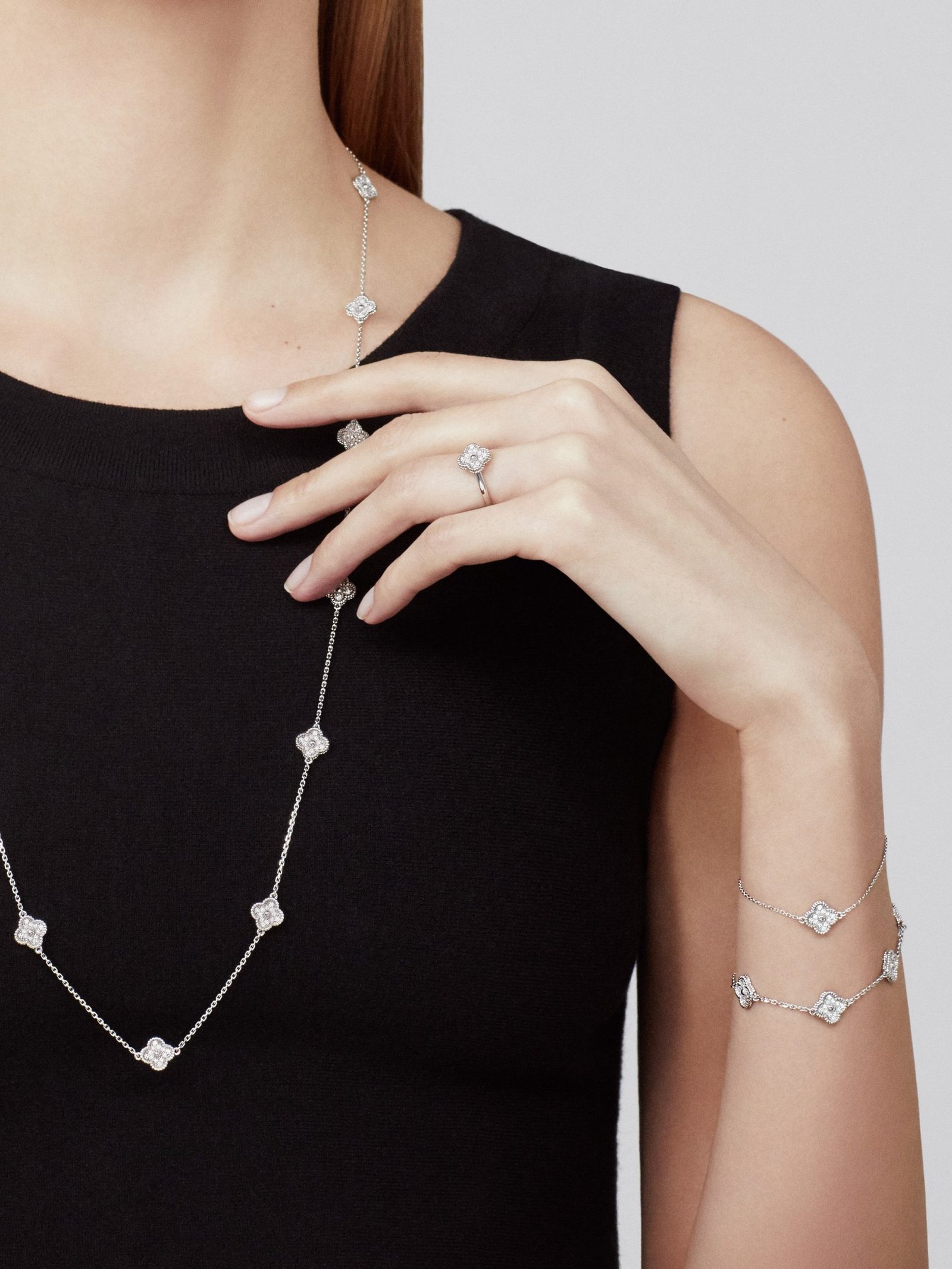 Sweet-Alhambra-long-necklace-16-motifs.jpeg