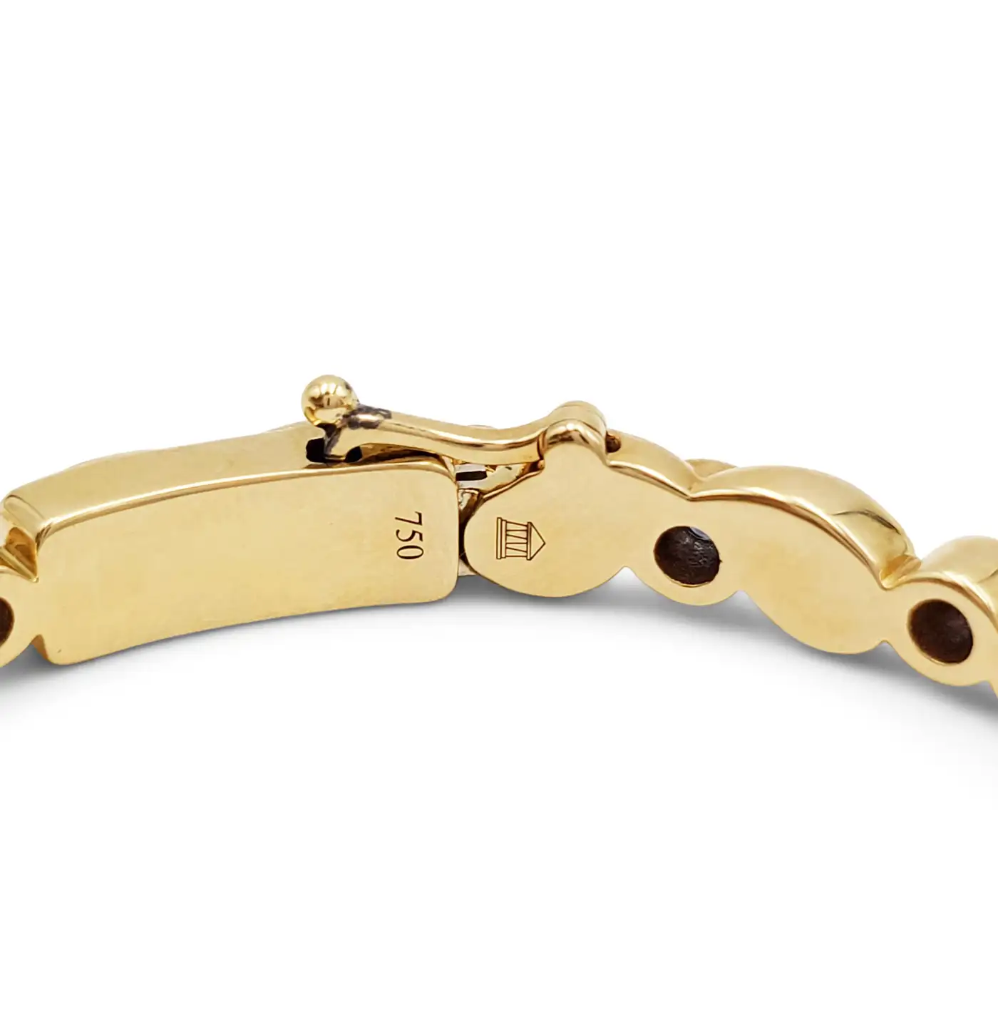 Temple-St.-Clair-Yellow-Gold-Sapphire-Bangle-Bracelet-2.webp