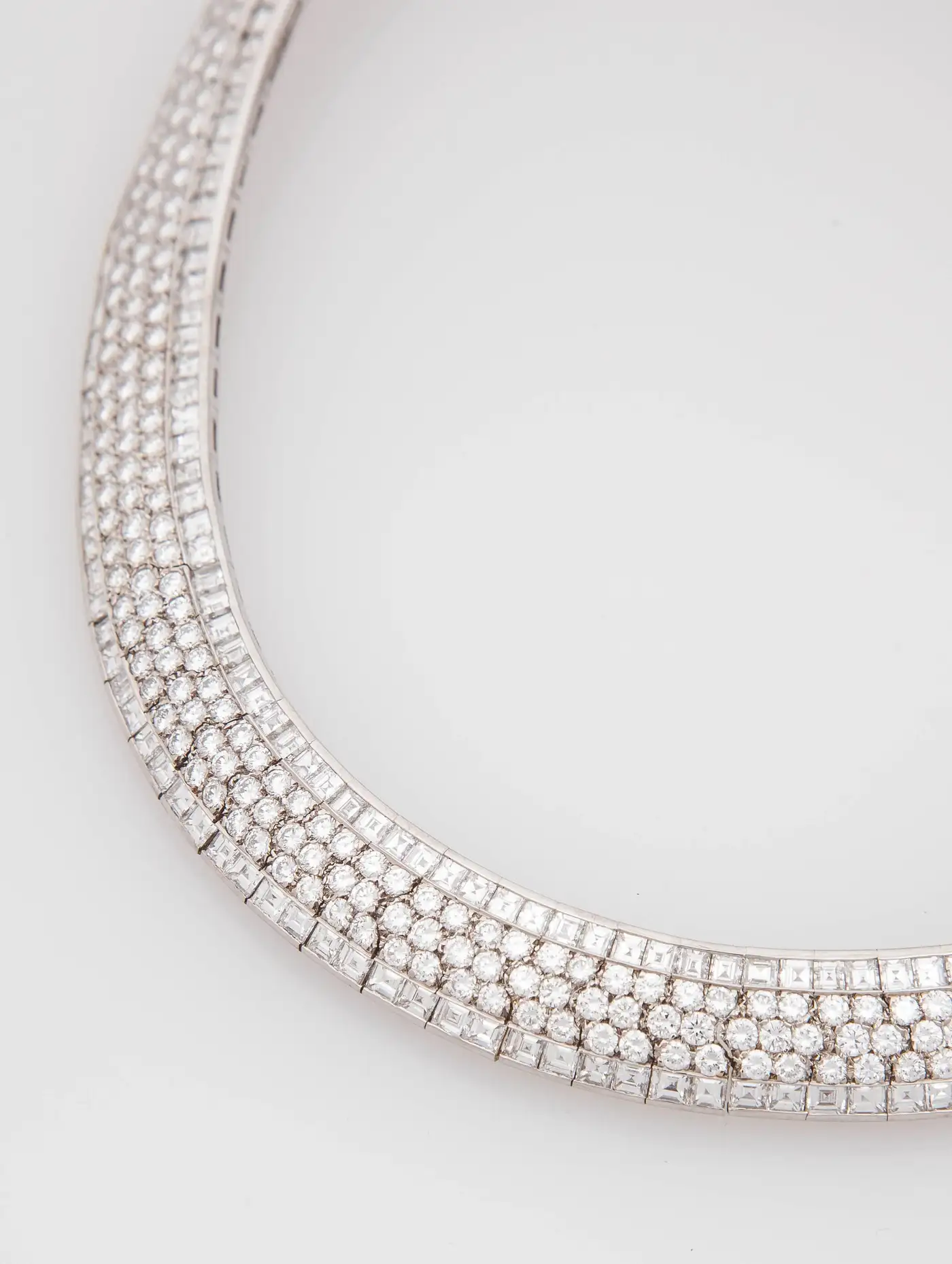Van-Cleef-Arpels-Diamond-Flexible-Necklace-3.webp
