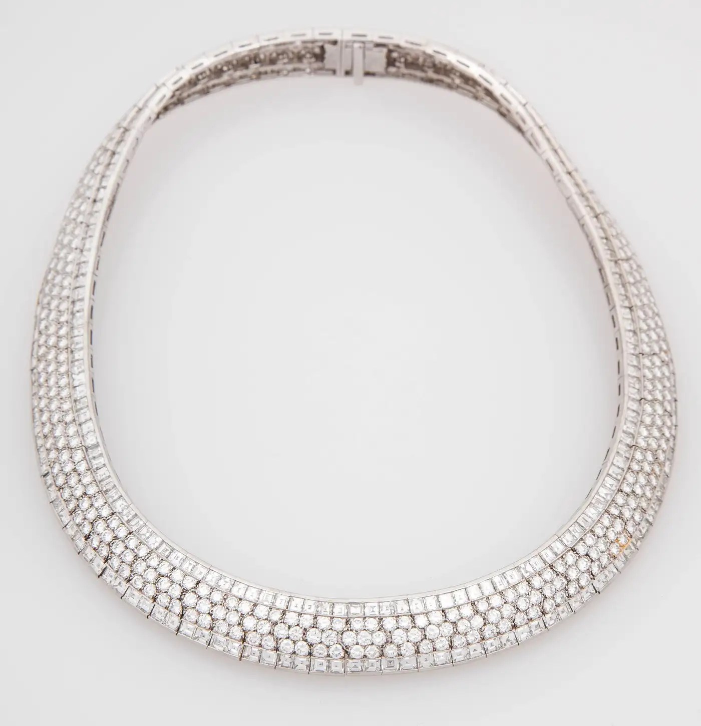 Van-Cleef-Arpels-Diamond-Flexible-Necklace-4.webp