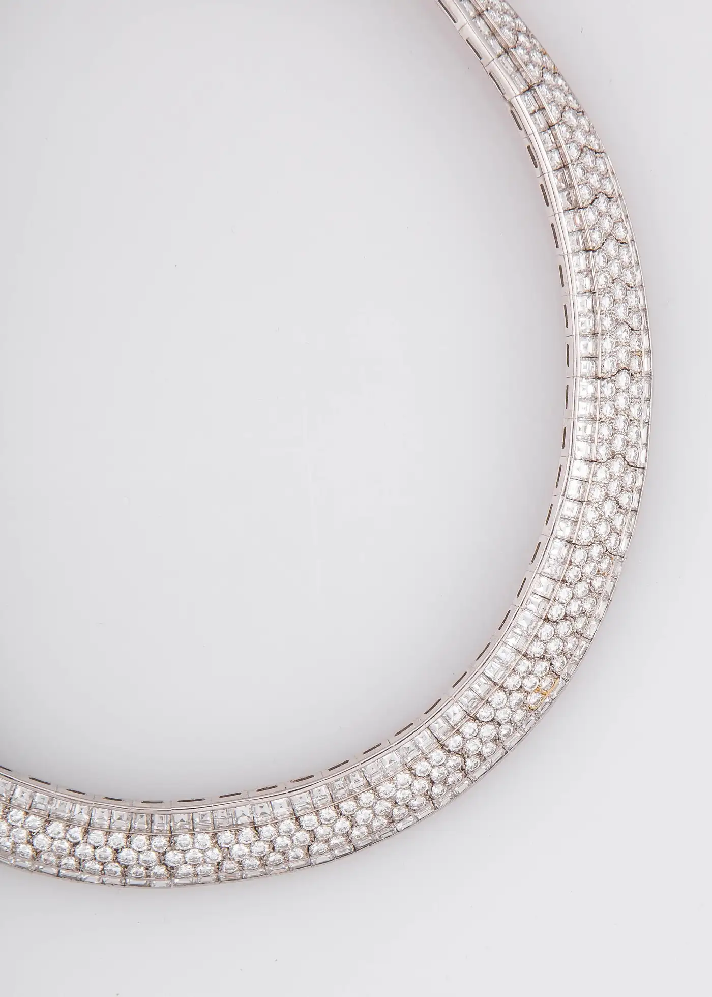 Van-Cleef-Arpels-Diamond-Flexible-Necklace-7.webp