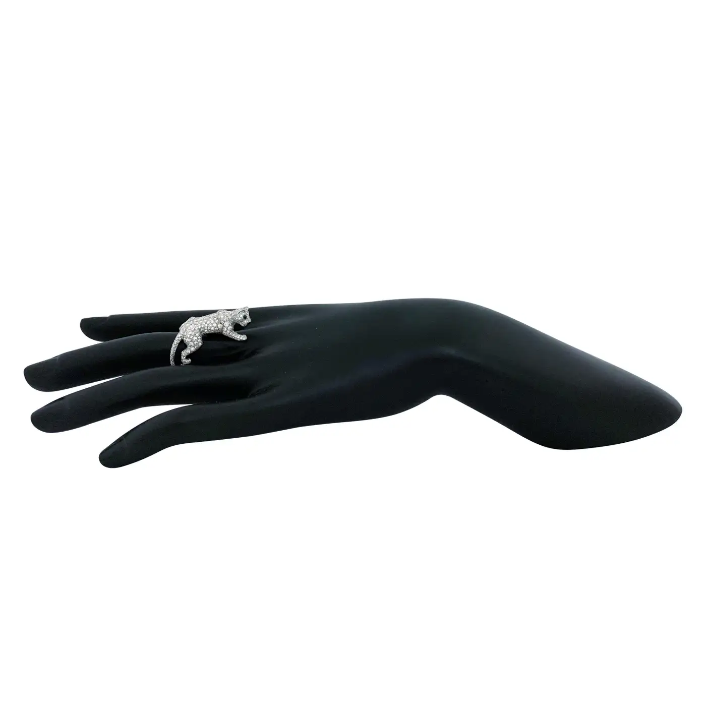 Vintage-18kwg-Panthere-De-Cartier-Diamond-Emerald-Onyx-Walking-Panther-Ring-6.webp