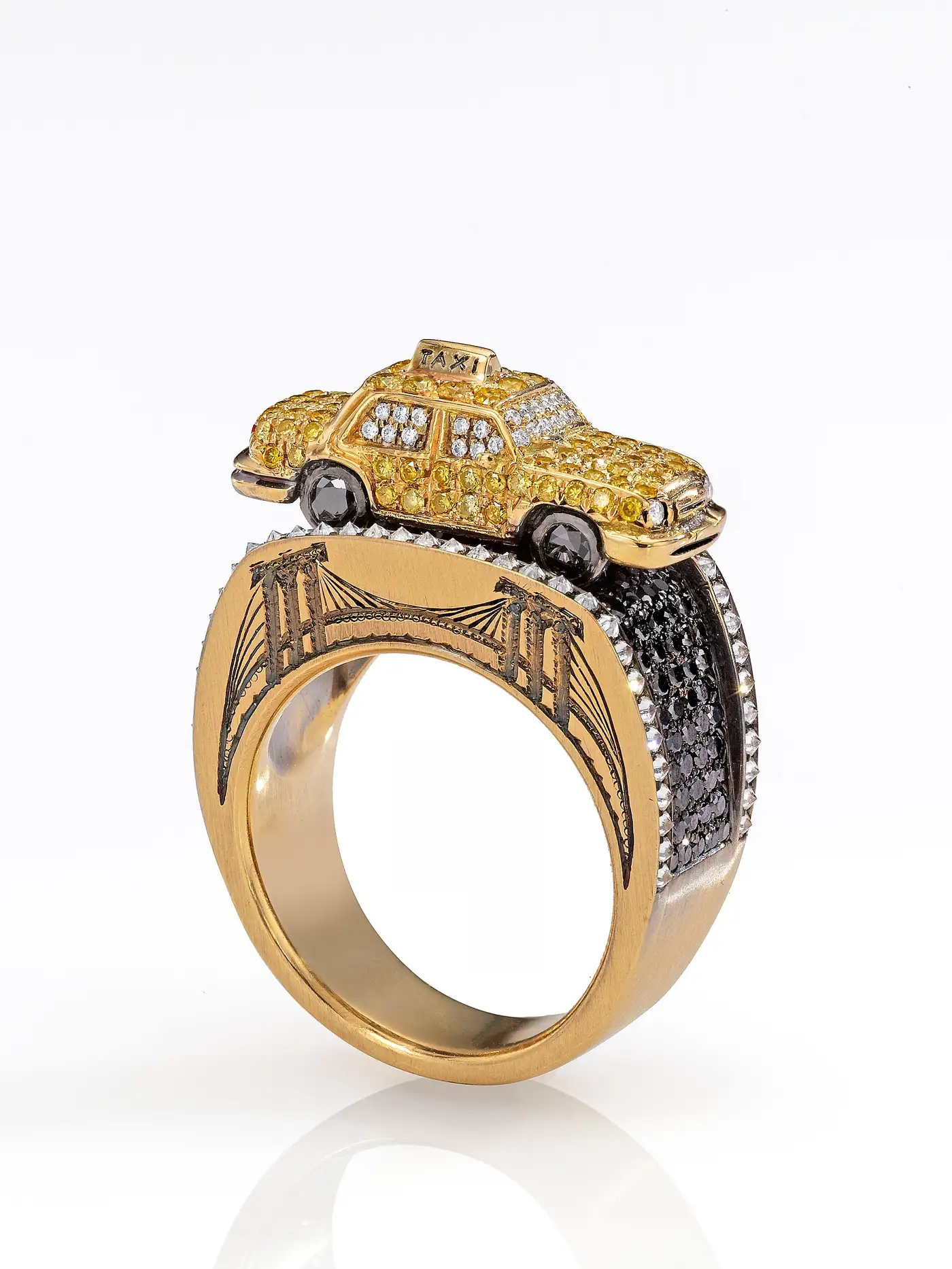 Wendy-Brandes-7-Ring-Diamond-and-Coloured-Gemstone-Animal-Design-Collection-10.webp