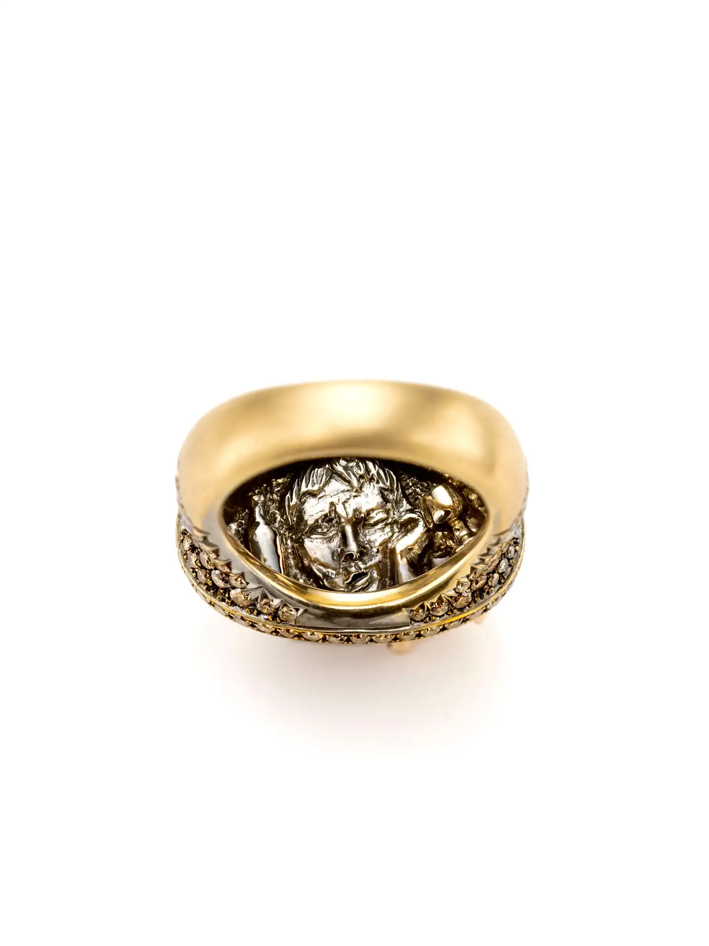 Wendy-Brandes-7-Ring-Diamond-and-Coloured-Gemstone-Animal-Design-Collection-5.webp