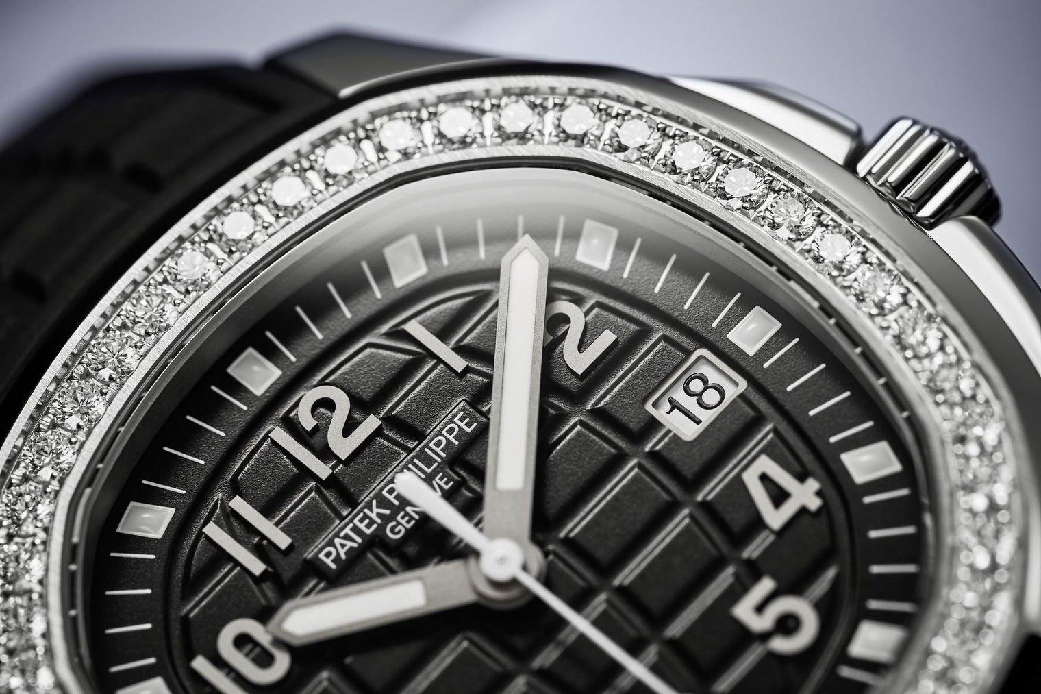 patek-philippe-aquanaut-luce-526-4-3.jpg