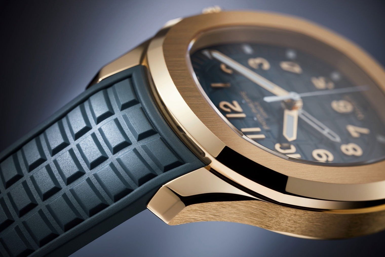 patek-philippe-aquanaut-travel-t-6-1.jpg