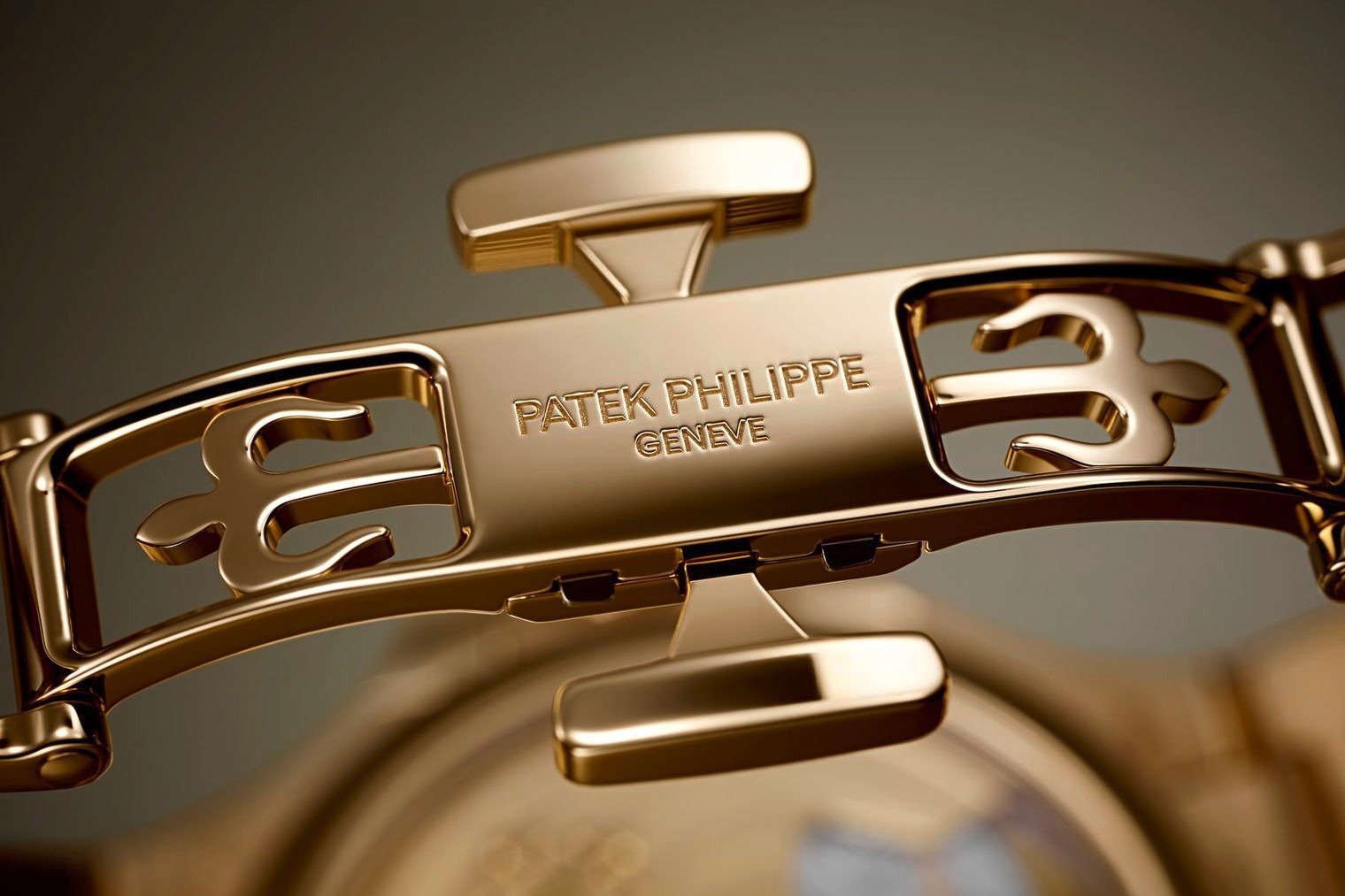 patek-philippe-nautilus-71181450-3.jpg