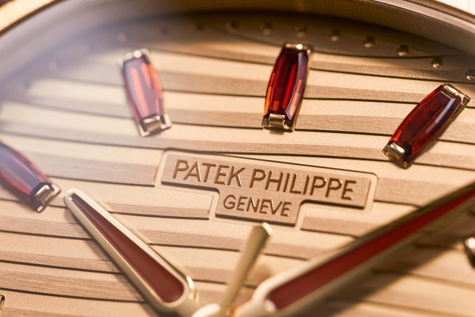 patek-philippe-nautilus-joailler-4.jpg